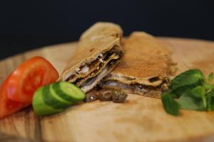 Zaatar Baladi With Akawi (USD 2.22)