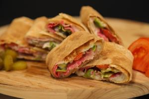 Ham Or Turkey, Salame, Mozzarella, Pickles, Tomato, Iceberg, Corn And Mayo (USD 5)