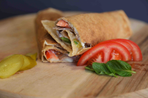 Mano Rosto With Mozzarella Cheese, Tomato, Pickles, Mustard And Mayo (USD 5)